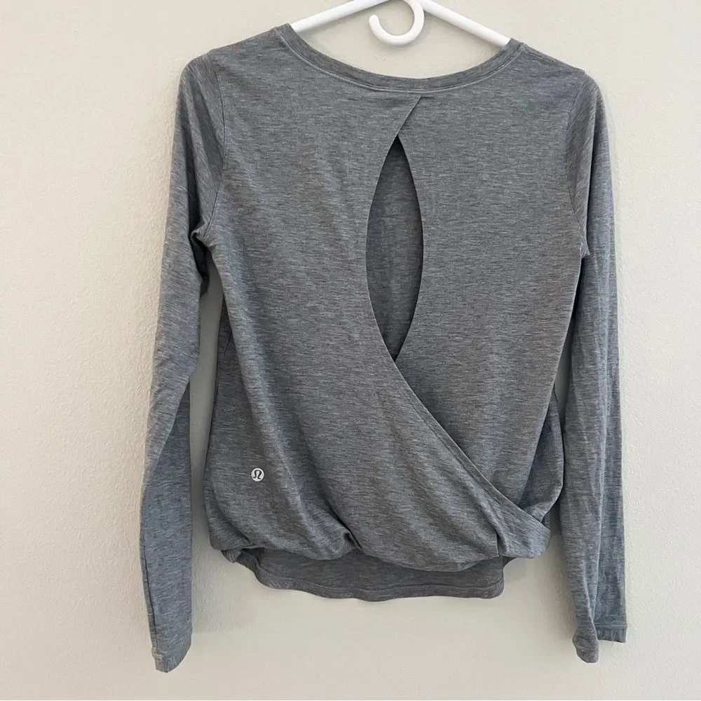 Lululemon Wild Twist Open Back Gray Long Sleeve Shirt Top Size 2